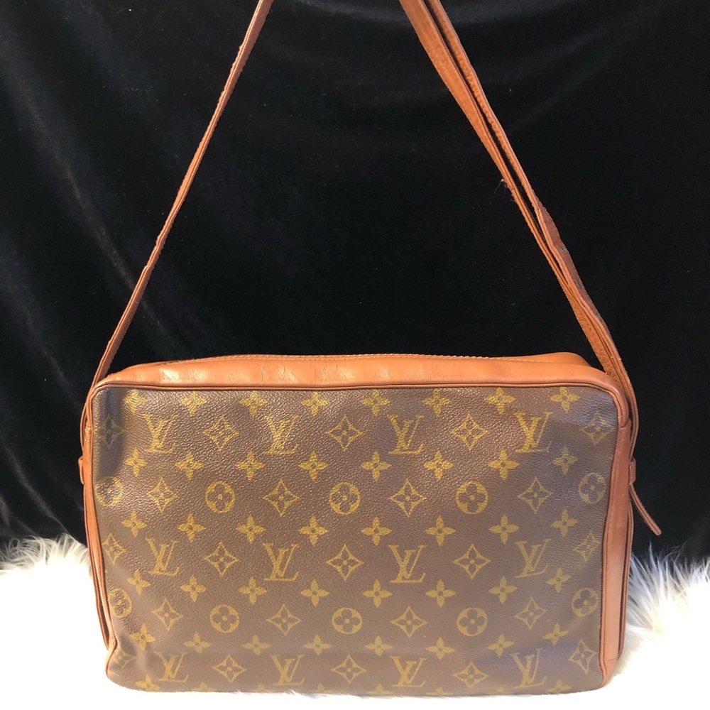 Authentic Vintage LV Sac Bandouliere Crossbody Bag